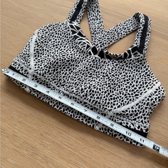 Lululemon Athletica Black and White Sports Bra - Cross Back Animal Pattern - Picture 4 of 6